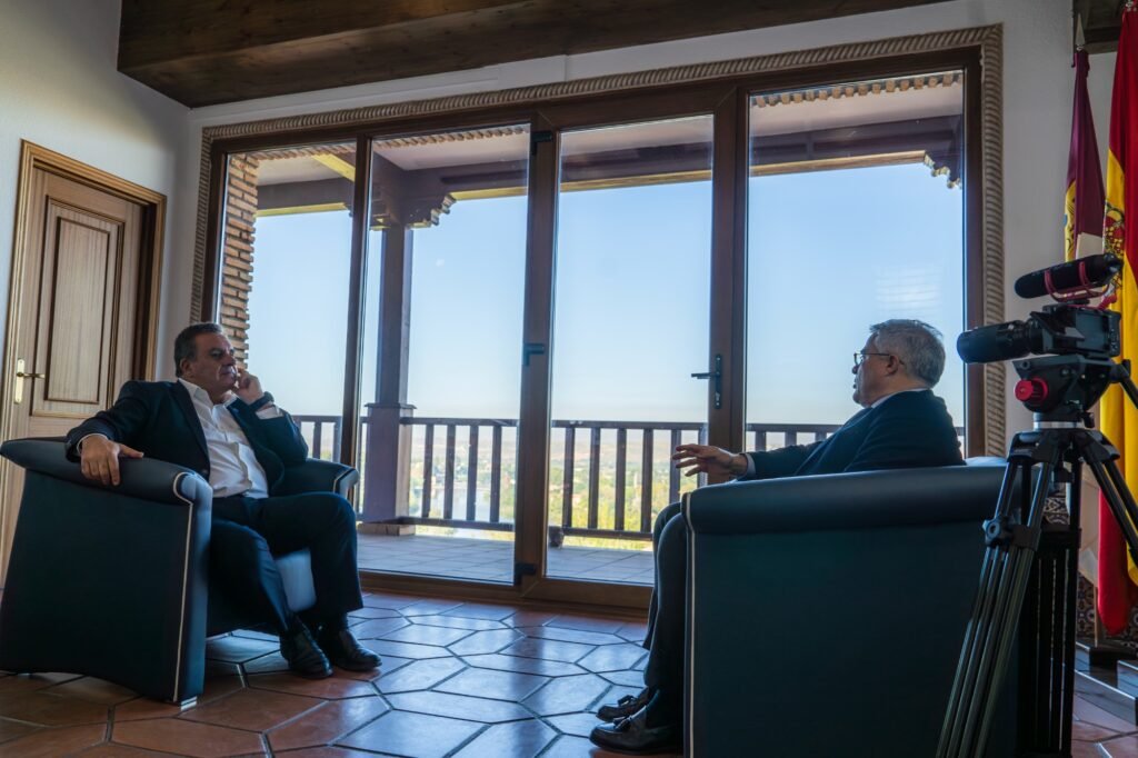 Podcast corporativo Planeta PYME: conversación entre Copermática y Javier de Antonio, presidente de FEDETO, durante la grabación del episodio